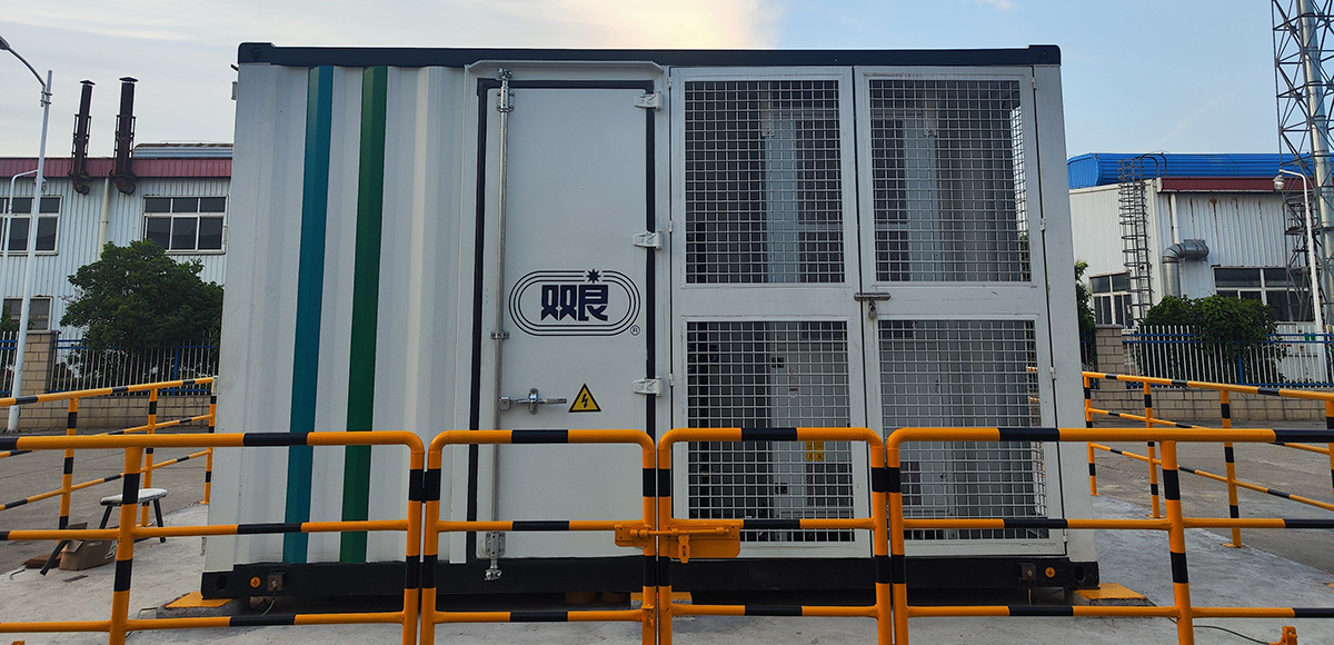 �����ܲա�15��Һ�䴢�ܼ�װ��������Ŀ�ɹ�����